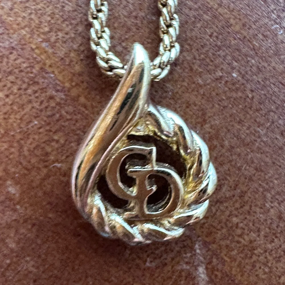 Christian Dior Necklace Pendant
CD Logo - Picture 4 of 10